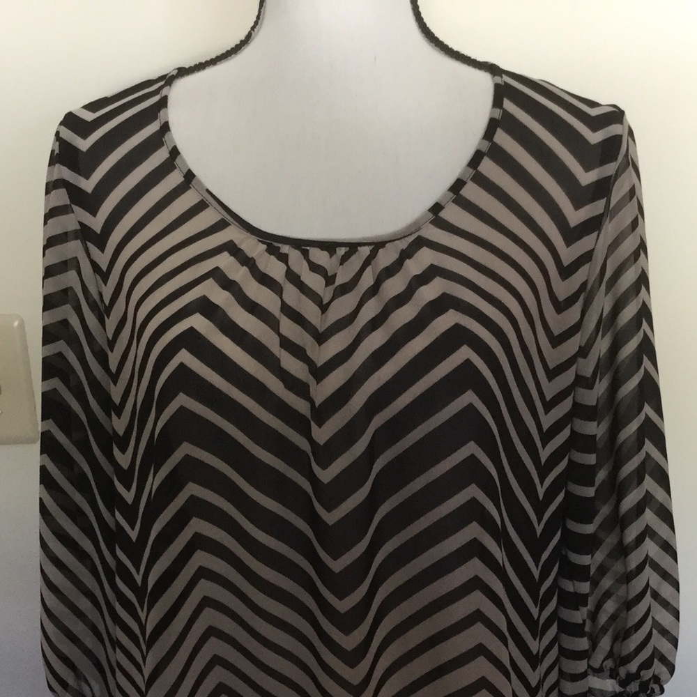3 HEARTS Black/Cream geometric design layered 3/4